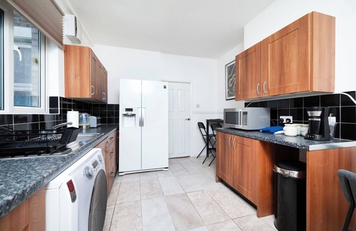 North Woolwich House | Stylish 1BR House Near London City Airport, Excel & O2 Arena – Great Location!