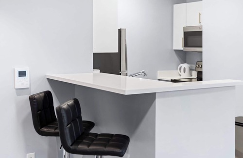Everett Apartment | Stylish 1BR Near Encore 8750