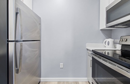 Everett Apartment | Stylish 1BR Near Encore 8750