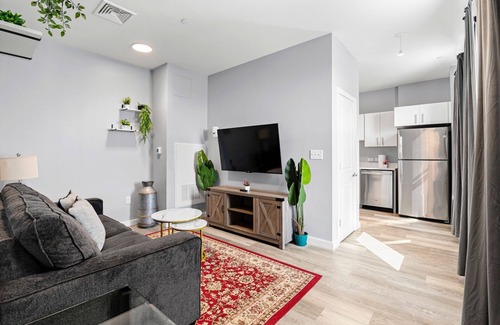 Everett Apartment | Stylish 1BR Near Encore 3492