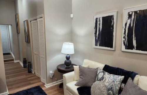 Midtown Apartment | Stylish 1BR Near Heart of Town