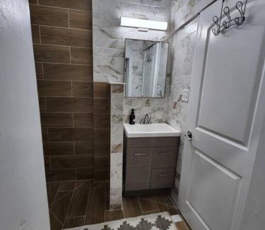 Midtown Apartment | Stylish 1BR Near Heart of Town