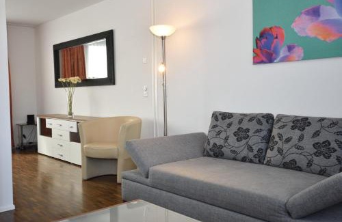 Seefeld Apartment | Stylish 1BR near lake and Opera - Flower 52