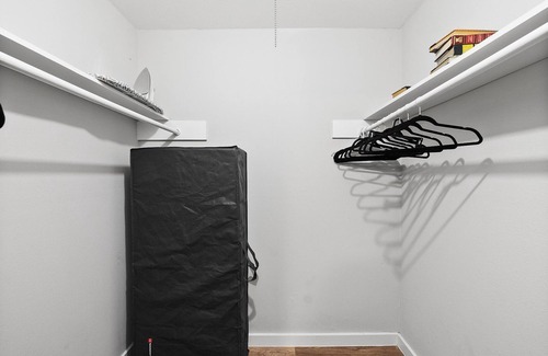 North Loop Apartment | Stylish 1BR Near UT Highland Evonify