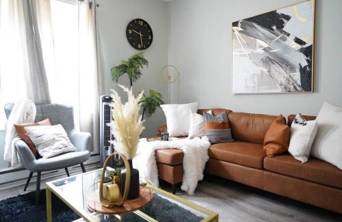 Northwest Apartment | Stylish 1BR unit w/Free parking-Walk to Metro