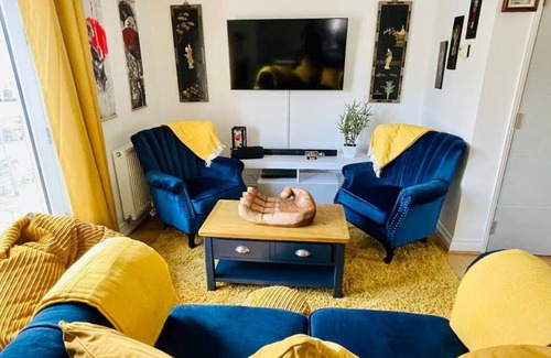Brixham Apartment | Stylish 2 bed apartment in the heart of Brixham
