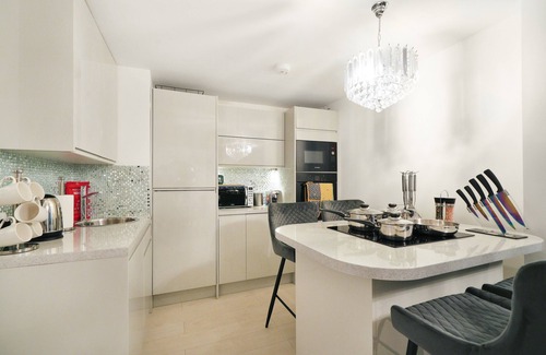 Haverstock Apartment | Stylish 2 Bed Flat in London - Garden