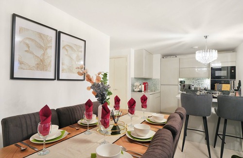 Haverstock Apartment | Stylish 2 Bed Flat in London - Garden