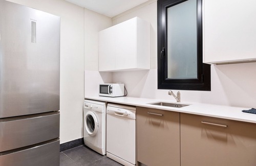 La Nova Esquerra de l'Eixample Apartment | Stylish 2-Bedroom Apartment in Eixample, Near Plaza Espanya