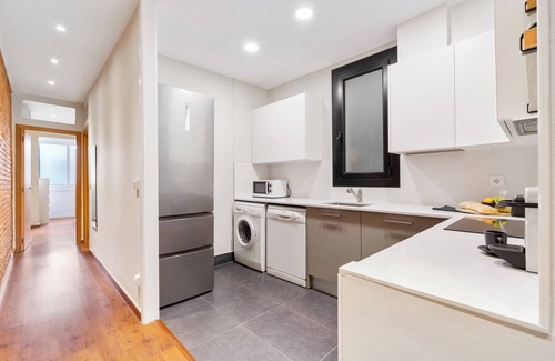 La Nova Esquerra de l'Eixample Apartment | Stylish 2-Bedroom Apartment in Eixample, Near Plaza Espanya
