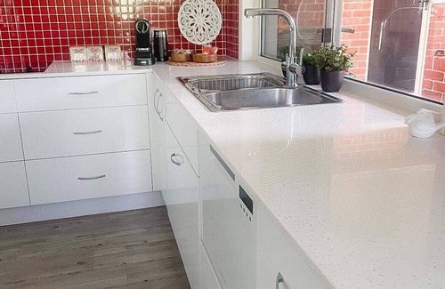 Hodgson Vale House | Stylish 2 Bedroom Guesthouse