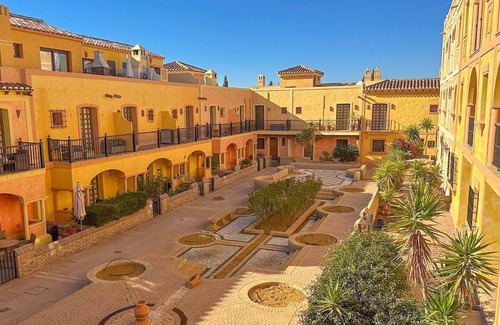 Las Herrerias Apartment | Stylish 2 bedroom 2 bathroom apartment situated in Desert Springs Golf Resort.