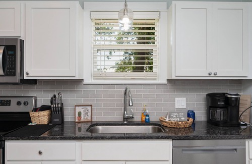 South Pensacola Apartment | Stylish 2 bedroom home close 2 Dtown, NAS, and BCH