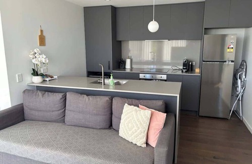 Reid Apartment | Stylish 2-Bedroom Penthouse in Canberra