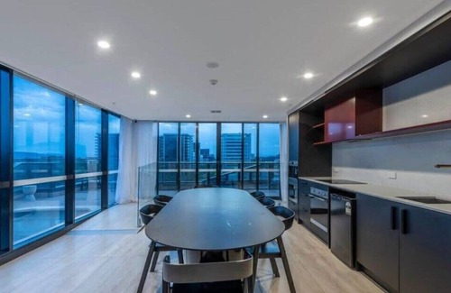 Reid Apartment | Stylish 2-Bedroom Penthouse in Canberra