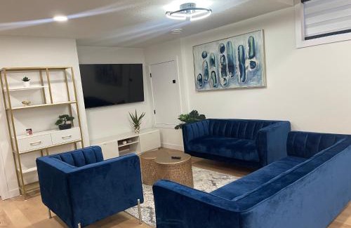 Southwest Edmonton Villa | Stylish 2 Bedroom suite in SW Edmonton close to Windermere and Edmonton International Airport