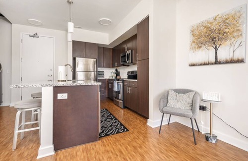 Grandview Heights House | Stylish 2 Bedroom With Pool