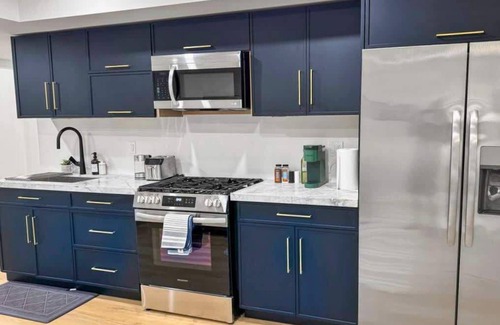 LaSalle Apartment | Stylish 2-BR Basement Suite with Private Entrance