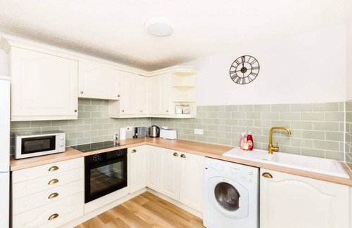Leamington Spa Apartment | Stylish 2-bed in Leamington Spa w/parking