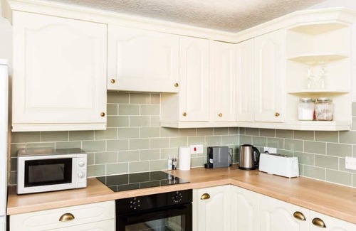 Leamington Spa Apartment | Stylish 2-bed in Leamington Spa w/parking