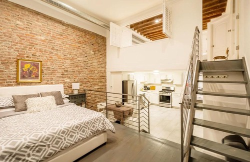 Old City Apartment | Stylish 2BD Loft in the Heart of Old City