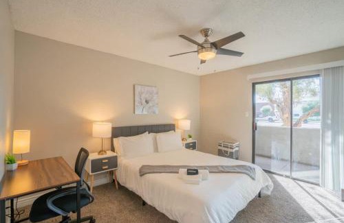 Cox Heights Apartment | Stylish 2BD - Parking, Gym, Pool - Sleep 8 - 5 Min Casino