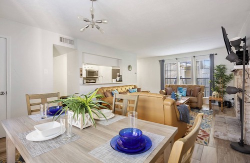 Far North Dallas Condo | Stylish 2bed/2ba - GATED Community! Small pets ok