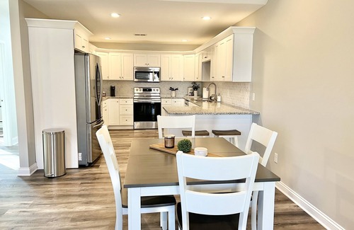 Richmond House | Stylish 2Bed/2Bath - Close to I-75 and EKU