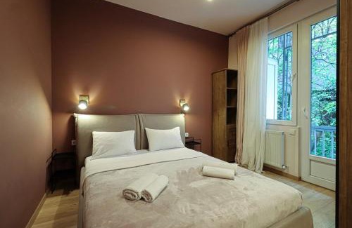 Vake Apartment | Stylish 2BR Apt in Vake Central Tbilisi By Wehost