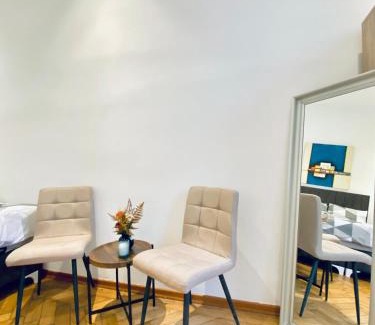 Schottenfeld Apartment | Stylish 2BR Apt Prime Location by Westbahnhof