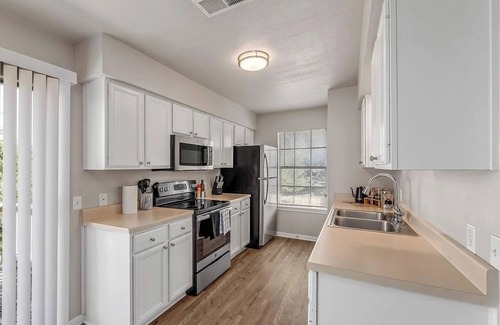 College Station House | Stylish 2BR Comfort Near Texas A&M EV-Friendly