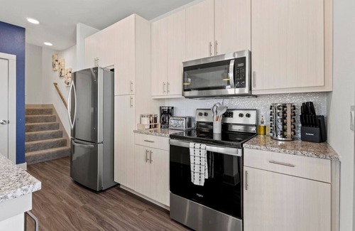 Dallas Apartment | Stylish 2BR Near Uptown & Medical District