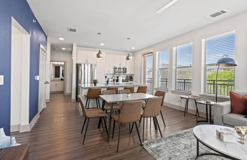 Dallas Apartment | Stylish 2BR Near Uptown & Medical District