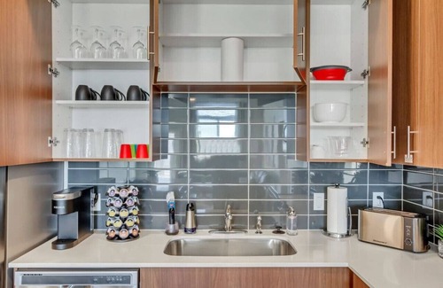 Clearfield Apartment | Stylish 2BR Retreat with Year-Round Pool, Gym, Attached Garage, and Proximity to Hill AFB and Local Attractions