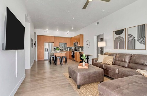 Clearfield Apartment | Stylish 2BR Retreat with Year-Round Pool, Gym, Attached Garage, and Proximity to Hill AFB and Local Attractions