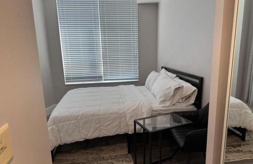 Downtown Mississauga Apartment | Stylish 2BR Suite by Square One