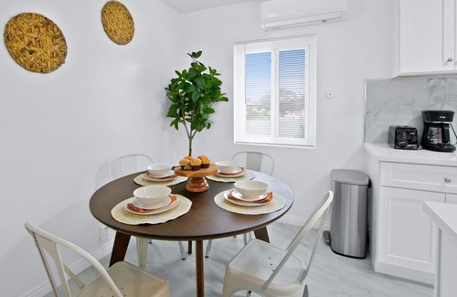 Alhambra Apartment | Stylish 2BR Unit + Parking + Near DTLA #TravelSGV