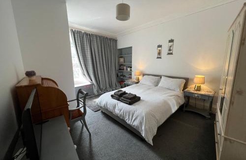 Dumfries Apartment | Stylish 2nd Floor Georgian Period Flat