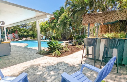 Palma Sola House | Stylish 3/2.5 Lakefront Pool Home ☀️ NW Bradenton ☀️ Quiet Cul-de-sac
