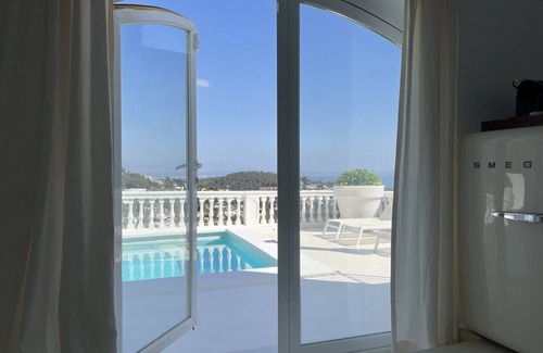 Costa d'en Blanes Villa | Stylish 300 m2 Pool Villa with Stunning Seaview in Exclusive Residential Area