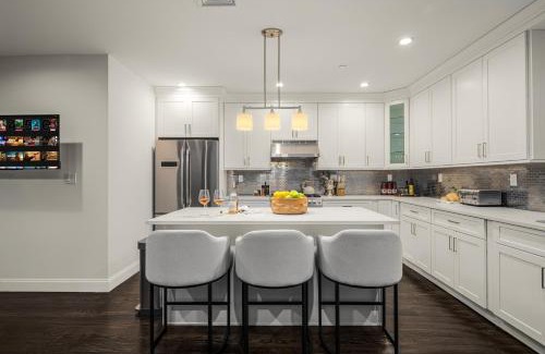 East Harlem Apartment | Stylish 3BR Designer Home in Harlem!
