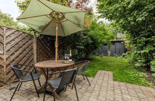 Green Street East Apartment | Stylish 3BR Forest Gate Home with Garden