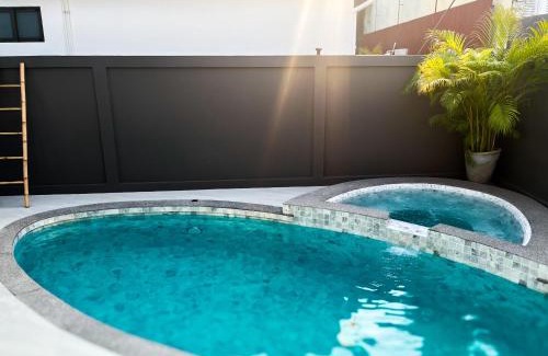 Na Kluea Villa | Stylish 3BR Greek Villa AT Jomtien Beach