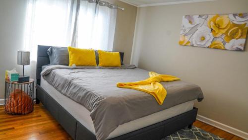 Near East Columbus Apartment | Stylish 3BR Historic Charm, Walk to Franklin Park