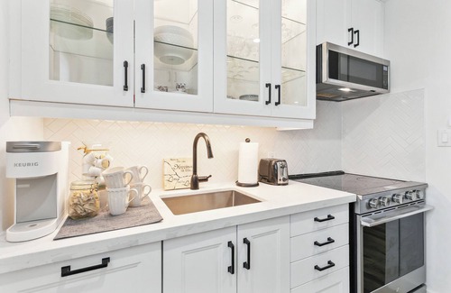 Mineola House | Stylish 3BR Home, Close to Restaurants/Shops