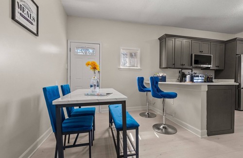 Memphis House | Stylish 3BR Home Fast Wi-Fi 12 Min to Airport 15 Min to Nightlife & Music