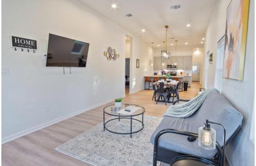 Denver Heights House | Stylish 3BR2BA Urban Retreat Near Lively Downtown