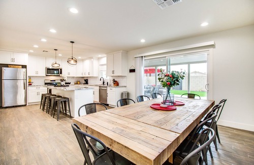 Cox Heights House | Stylish 4 Bdrm Near ASU and Old Town Scottsdale!