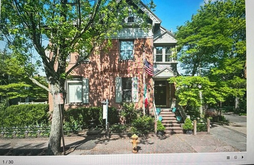 Mill River House | Stylish 4 bed/2.5 bath across coveted Wooster Square.