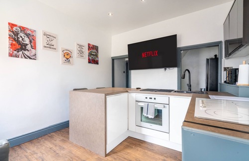 Sheffield House | Stylish 4-Bed Near Hospital, Uni & Peak District